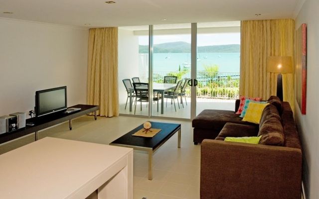 one-bedroom-airlie-beach-apartments (3)